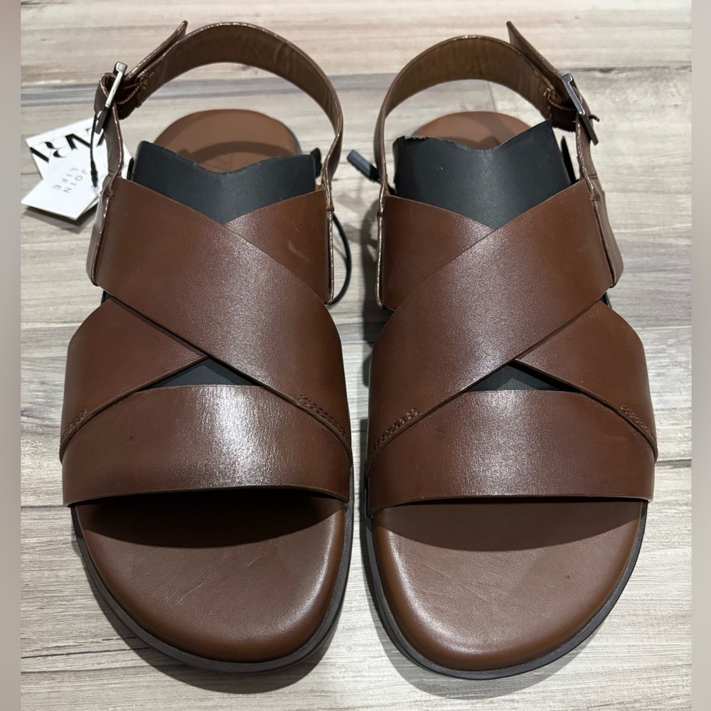 BNWT men’s Zara leather sandals